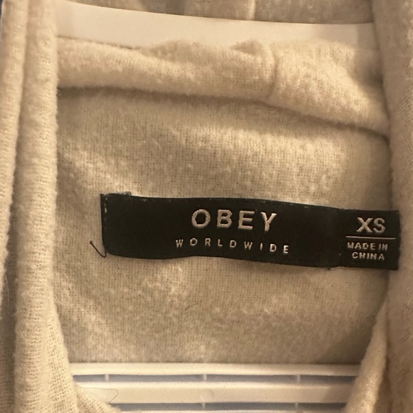 Women’s Obey windbreaker size X small - Picture 2 of 3